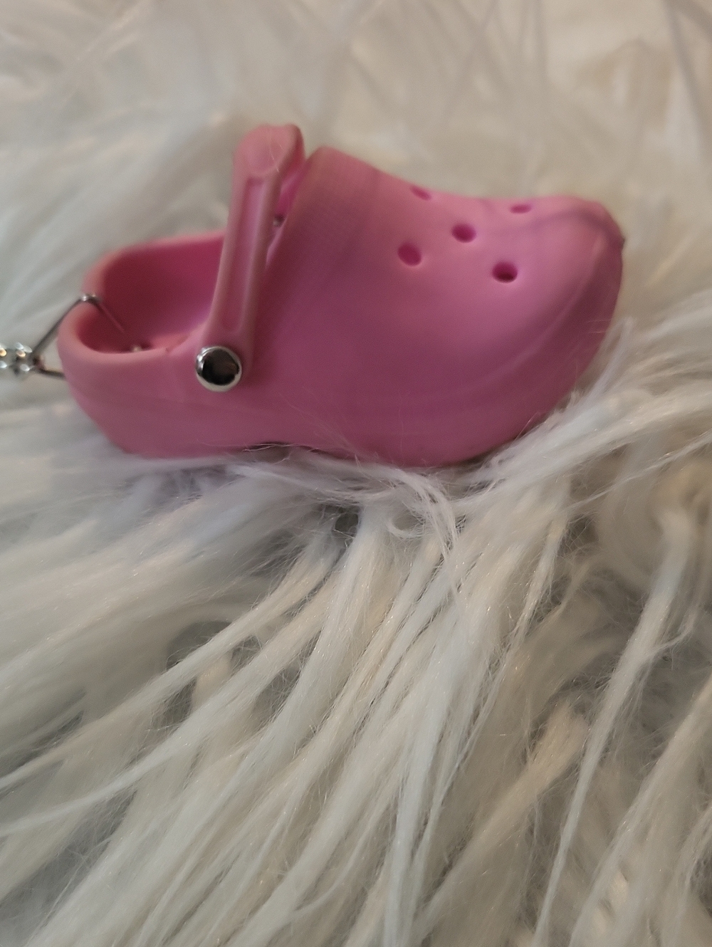 CROCS🩷 Adorable Mini Pink Croc Keychain - Bag Charm - Picture 4 of 6